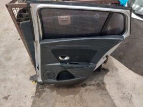 RENAULT Jobb hátsó Ajtó (Részeivel)