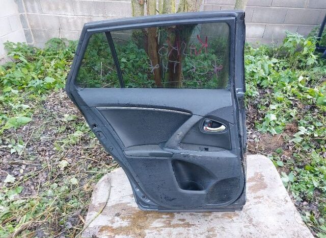 
								TOYOTA Bal hátsó Ajtó (Részeivel) full									