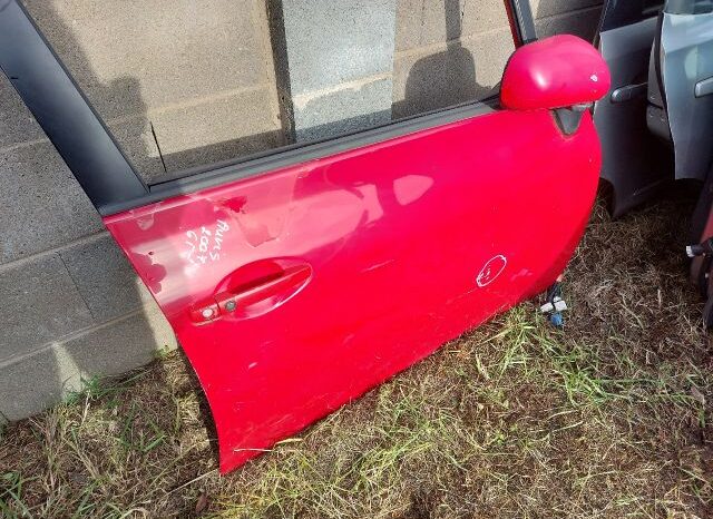 
								TOYOTA Jobb első Ajtó (Részeivel) full									