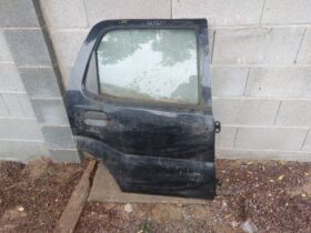 SUZUKI Jobb hátsó Ajtó (Részeivel)