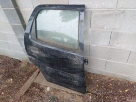SUZUKI Jobb hátsó Ajtó (Részeivel)