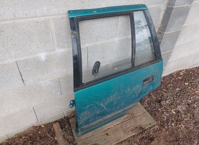 
								SUZUKI Jobb hátsó Ajtó (Részeivel) full									