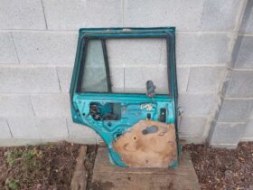 SUZUKI Jobb hátsó Ajtó (Részeivel)