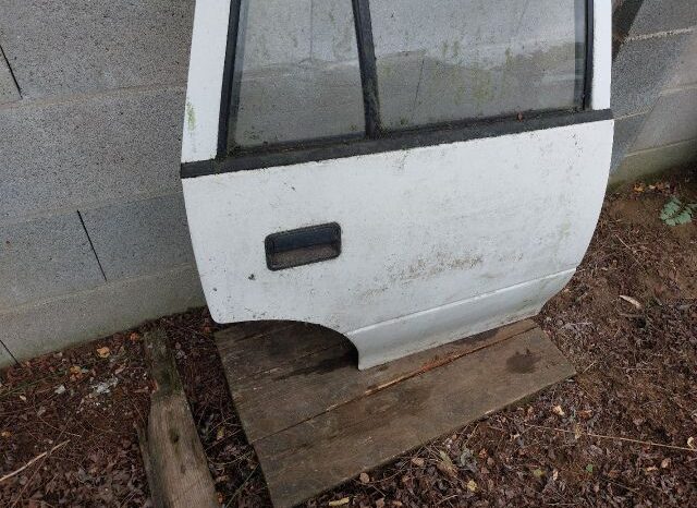 
								SUZUKI Jobb hátsó Ajtó (Részeivel) full									