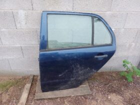 SKODA Bal hátsó Ajtó (Részeivel)