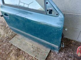 SKODA Jobb első Ajtó (Részeivel)