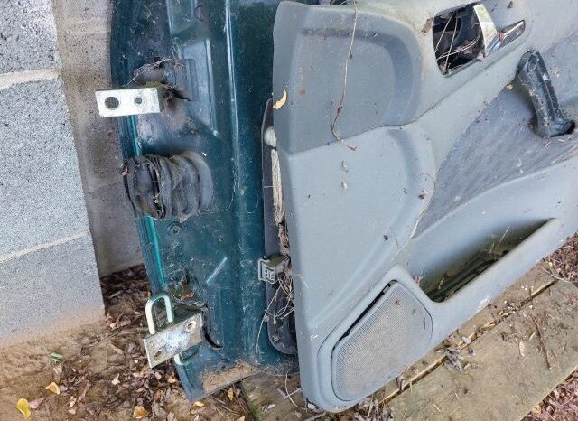 
								SKODA Jobb első Ajtó (Részeivel) full									
