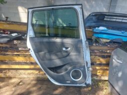 
										RENAULT Bal hátsó Ajtó (Részeivel) full									