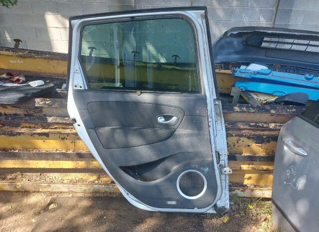 
								RENAULT Bal hátsó Ajtó (Részeivel) full									
