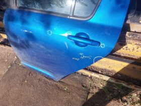 SUZUKI Bal hátsó Ajtó (Részeivel)