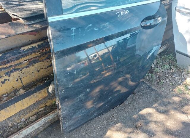 
								FORD Bal hátsó Ajtó (Részeivel) full									