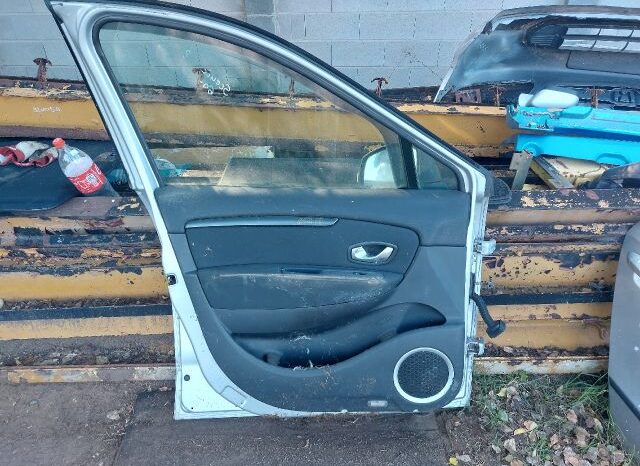 
								RENAULT Bal első Ajtó (Részeivel) full									