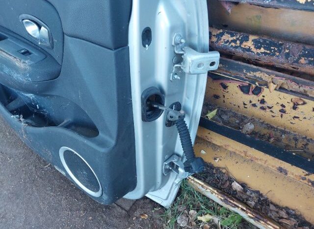 
								RENAULT Bal első Ajtó (Részeivel) full									