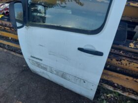 FIAT Bal első Ajtó (Részeivel)