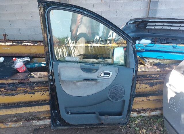 
								PEUGEOT Bal első Ajtó (Részeivel) full									