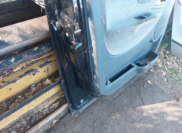 
								PEUGEOT Bal első Ajtó (Részeivel) full									