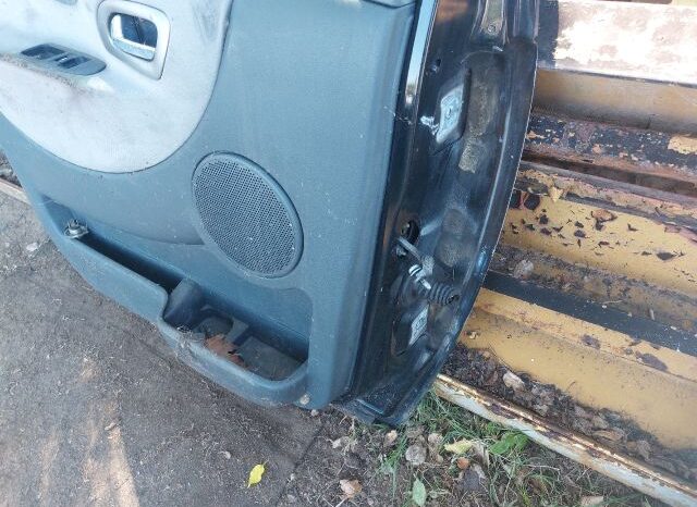 
								PEUGEOT Bal első Ajtó (Részeivel) full									