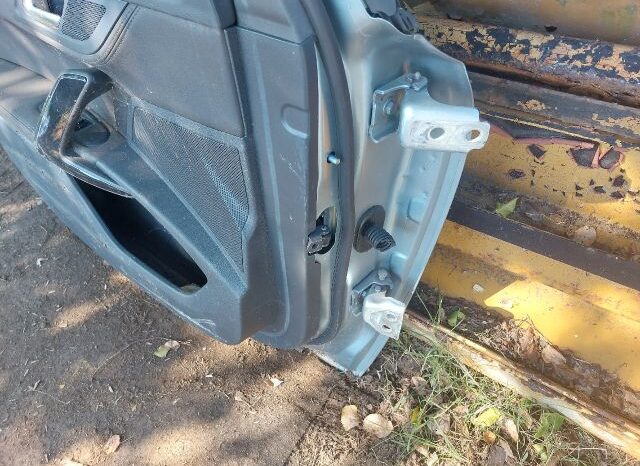 
								PEUGEOT Bal első Ajtó (Részeivel) full									