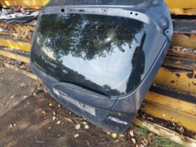 FORD Csomagtérajtó (Részeivel)