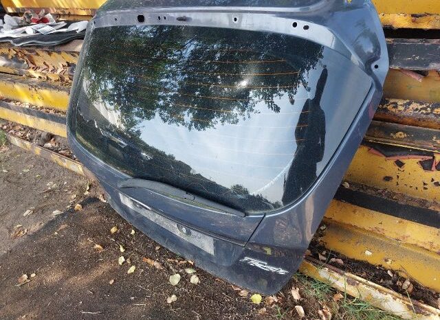 
								FORD Csomagtérajtó (Részeivel) full									