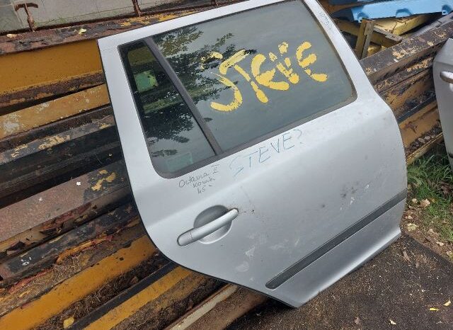 
								SKODA Jobb hátsó Ajtó (Részeivel) full									