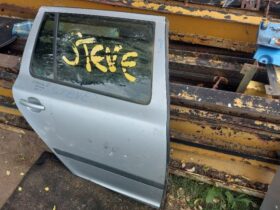 SKODA Jobb hátsó Ajtó (Részeivel)