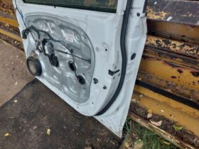 KIA Jobb első Ajtó (Részeivel)