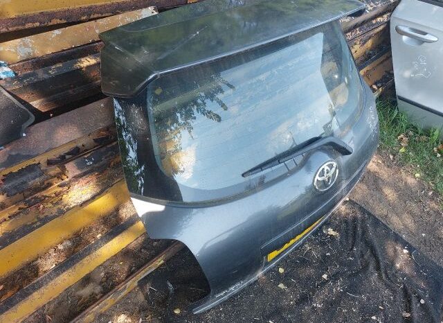 
								TOYOTA Csomagtérajtó (Részeivel) full									