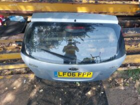 KIA Csomagtérajtó (Részeivel)