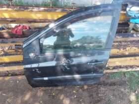 RENAULT Bal első Ajtó (Részeivel)