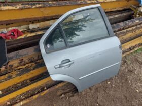 FORD Jobb hátsó Ajtó (Részeivel)