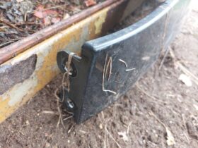 RENAULT Bal első Sárvédő