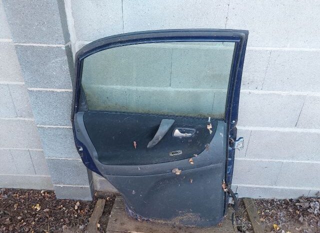 
								SUZUKI Bal hátsó Ajtó (Részeivel) full									