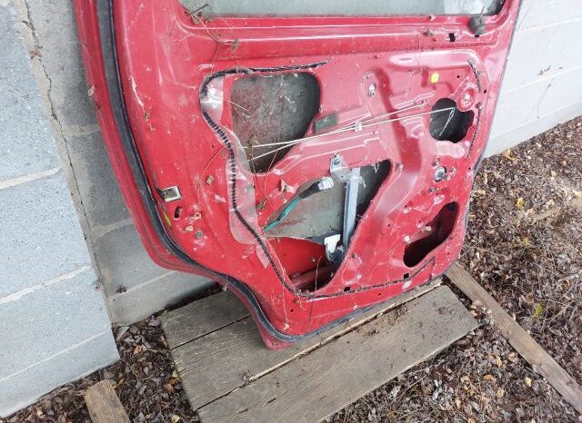 
								SUZUKI Bal hátsó Ajtó (Részeivel) full									