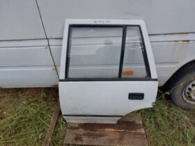 SUZUKI Bal hátsó Ajtó (Részeivel)