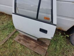 
										SUZUKI Bal hátsó Ajtó (Részeivel) full									