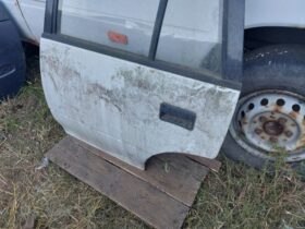 SUZUKI Bal hátsó Ajtó (Részeivel)
