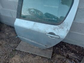 PEUGEOT Bal hátsó Ajtó (Részeivel)