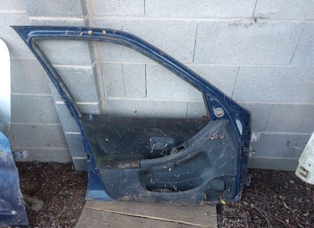 
								PEUGEOT Bal első Ajtó (Részeivel) full									