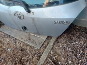 TOYOTA Csomagtérajtó (Részeivel)