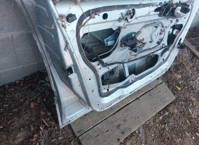 
								PEUGEOT Bal első Ajtó (Részeivel) full									