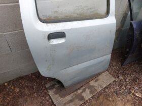 SUZUKI Jobb hátsó Ajtó (Részeivel)