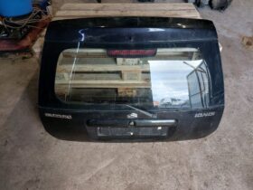 SUZUKI Csomagtérajtó (Részeivel)