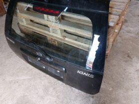 SUZUKI Csomagtérajtó (Részeivel)