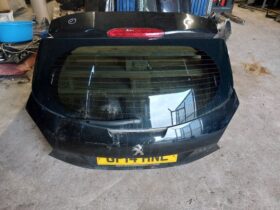 PEUGEOT Csomagtérajtó (Részeivel)