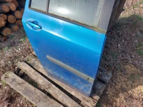 TOYOTA Jobb hátsó Ajtó (Részeivel)