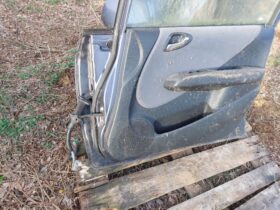 HONDA Jobb első Ajtó (Részeivel)