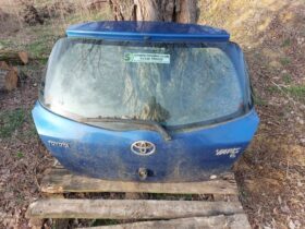 TOYOTA Csomagtérajtó (Részeivel)