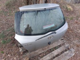 TOYOTA Csomagtérajtó (Részeivel)