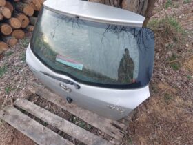 TOYOTA Csomagtérajtó (Részeivel)